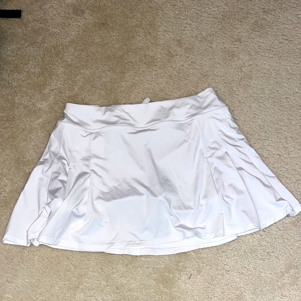White tennis Athleta skirt